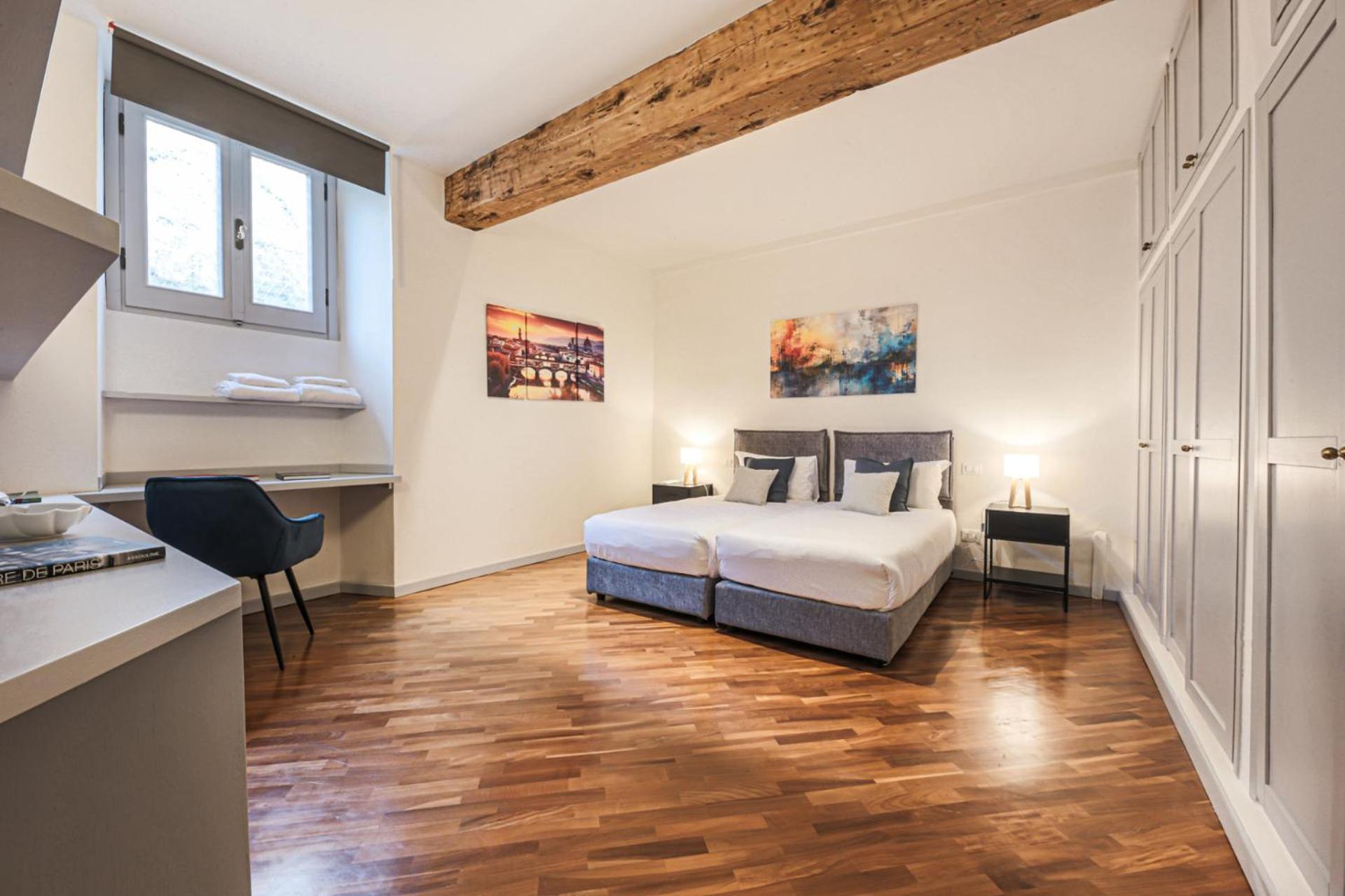 - Living In Oltrarno * Florence