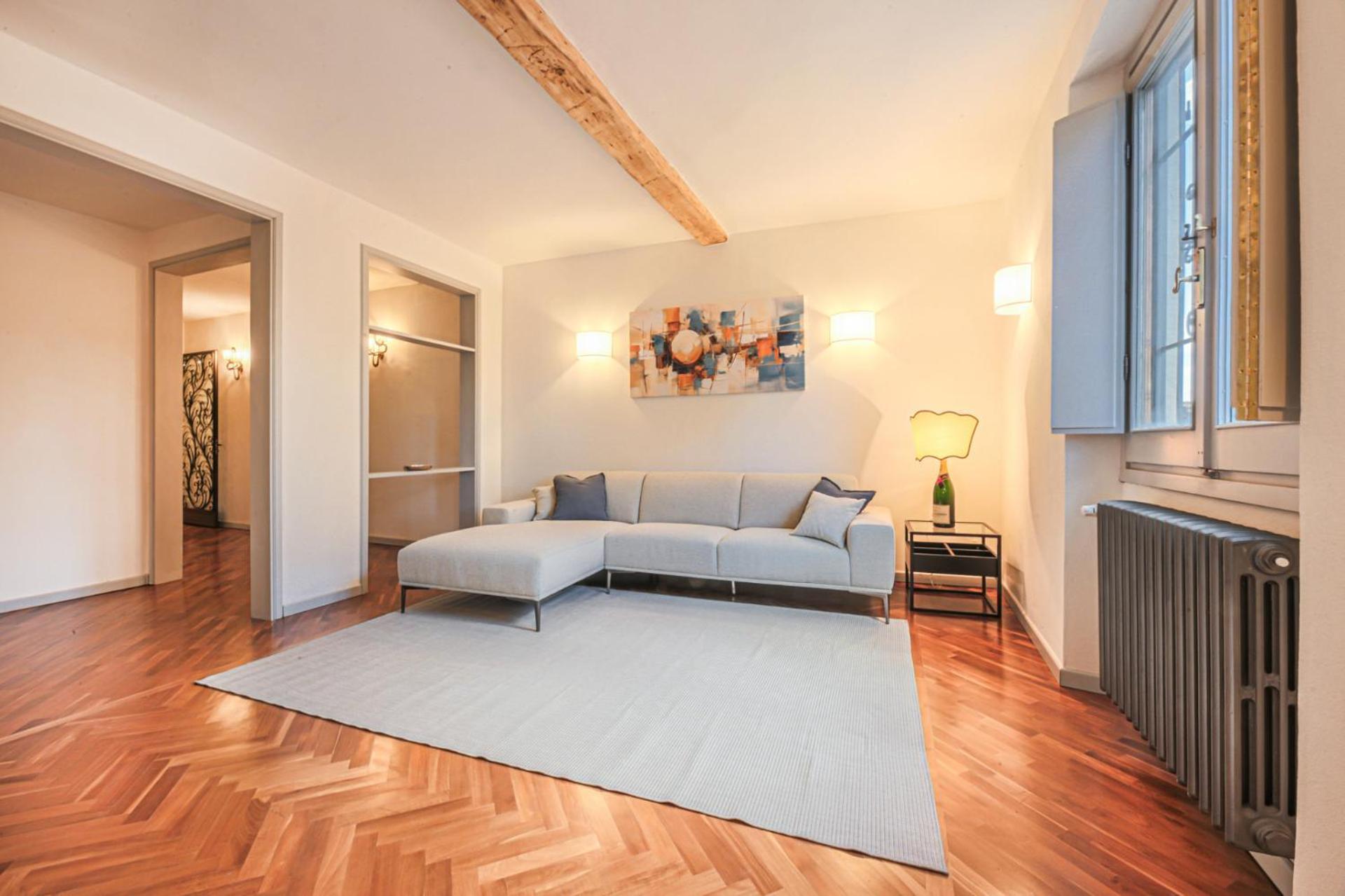 - Living In Oltrarno * Florence