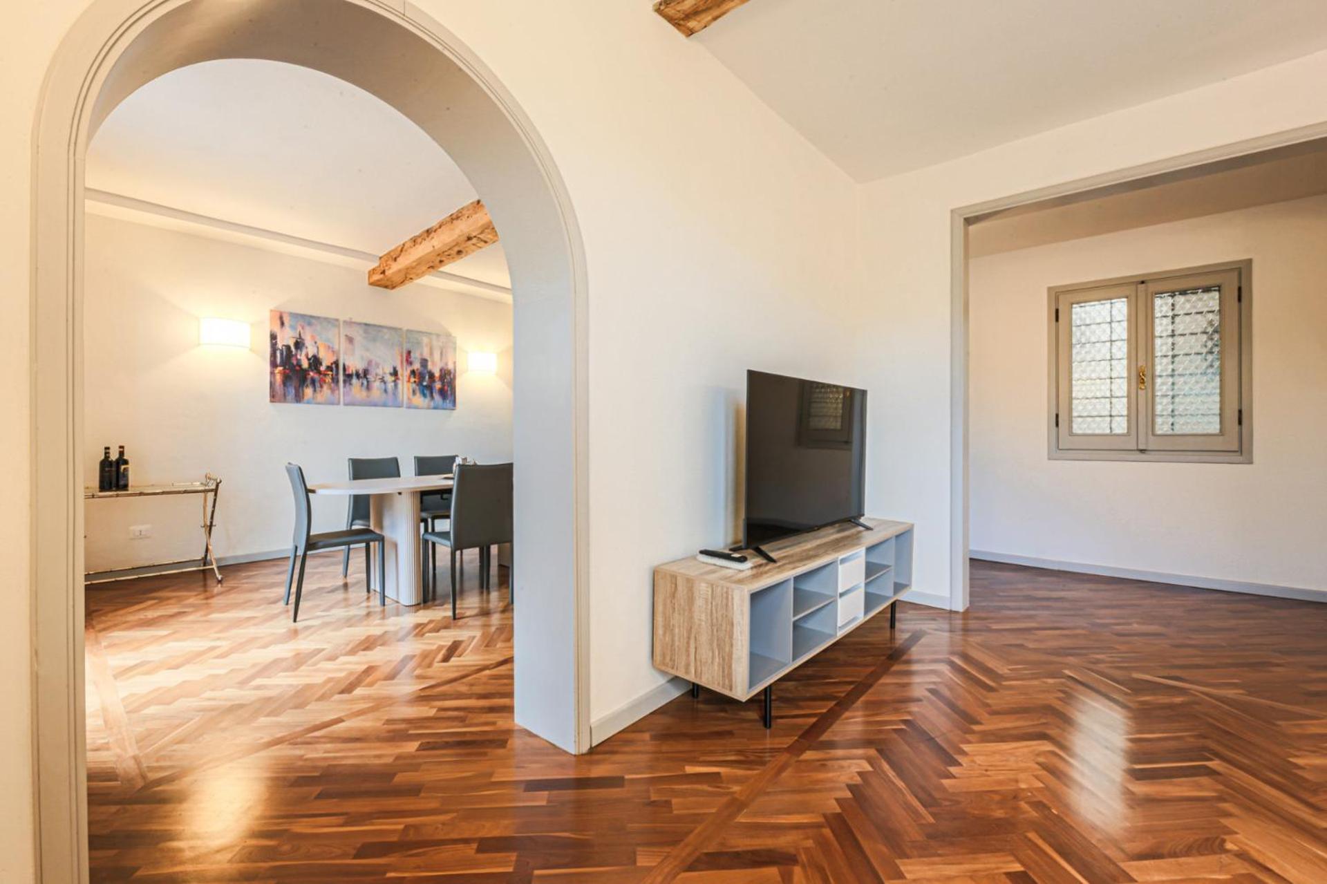 - Living In Oltrarno