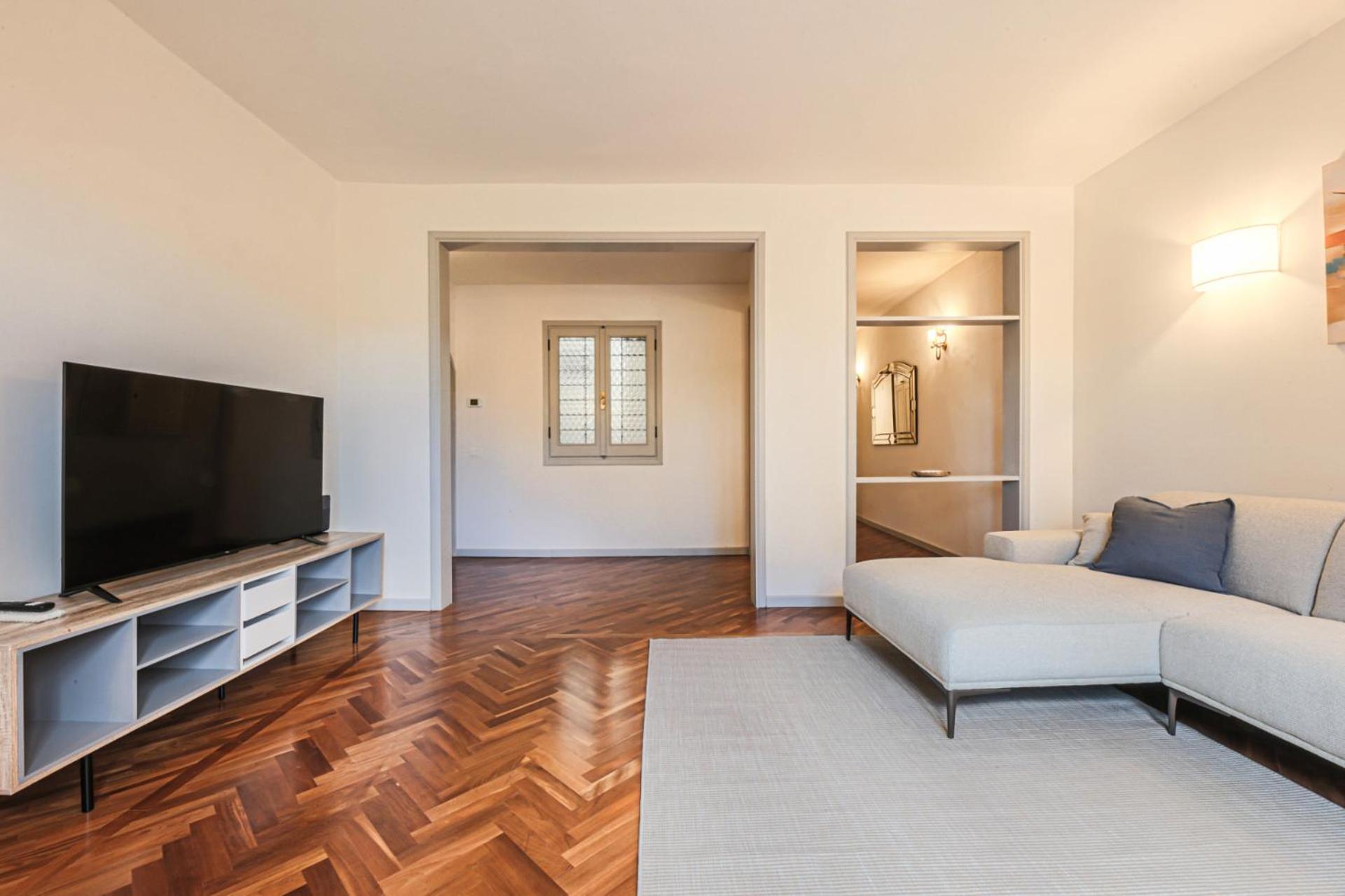 Apartment - Living In Oltrarno